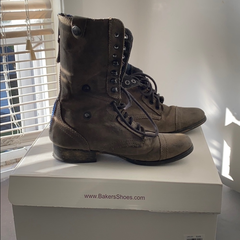 Vintage looking combat boots